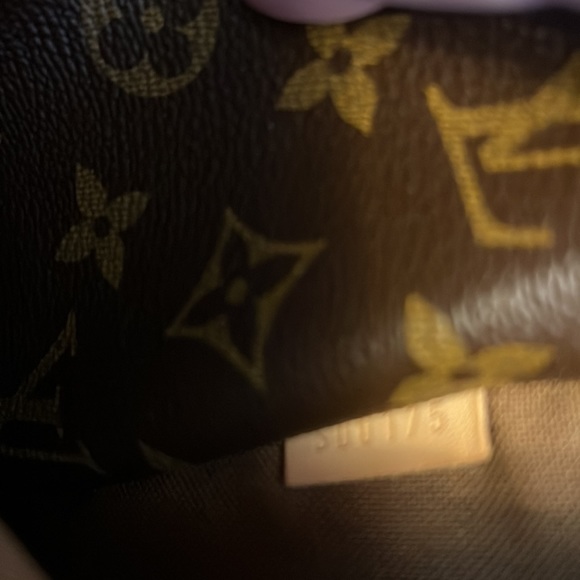 Beautiful, Authentic Louis Vuitton Monogram Totally MM Tote Bag - Picture 11 of 11